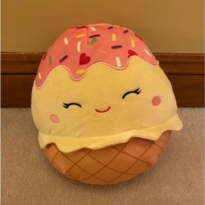 Clara Ice Cream Squishmallow